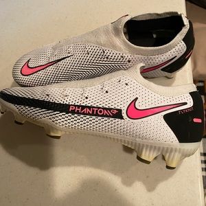 Nike Phantom Soccer Cleats. Great condition.